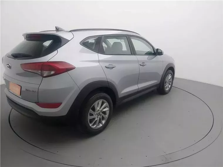 Hyundai Tucson Prata 8