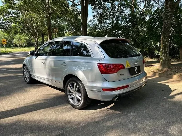 Audi Q7 Prata 2