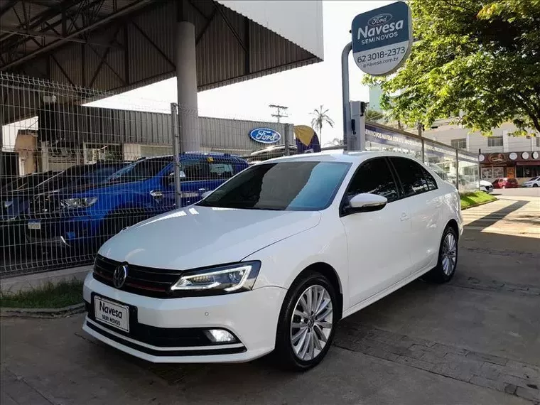 Volkswagen Jetta Branco 10