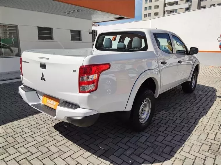 Mitsubishi L200 Triton Branco 12