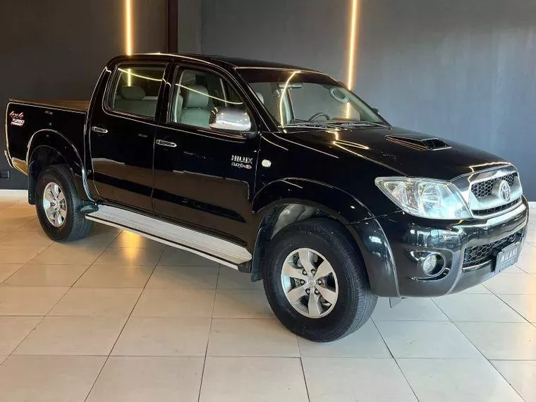 Toyota Hilux Preto 4