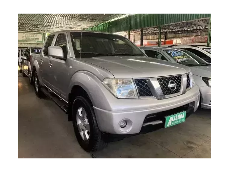 Nissan Frontier Prata 1