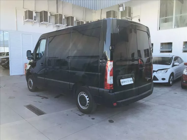 Renault Master Preto 13