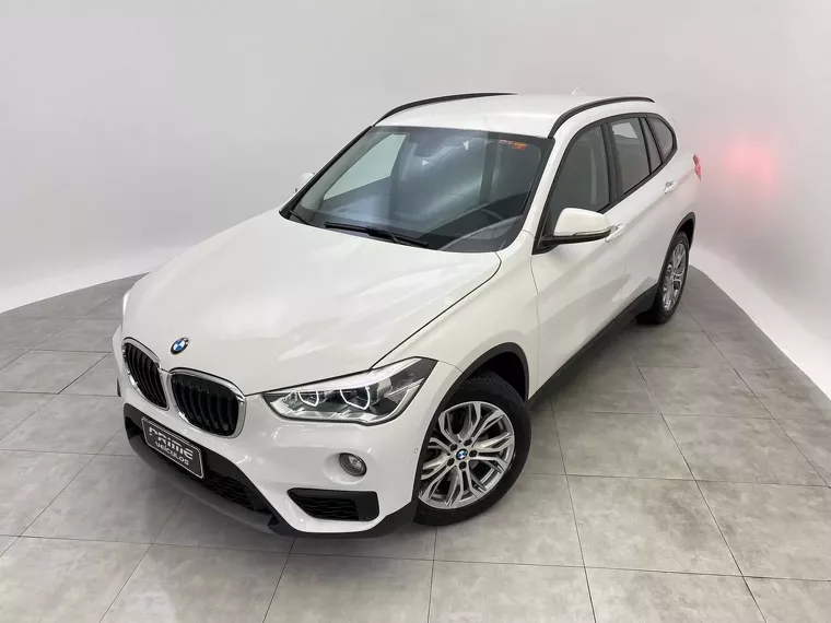 BMW X1 Branco 13