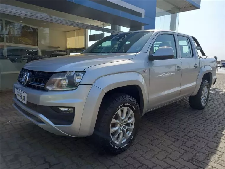 Volkswagen Amarok Prata 3