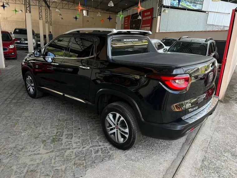 Fiat Toro Preto 4