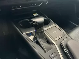 Lexus UX 250H