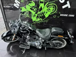 Harley-Davidson Deluxe