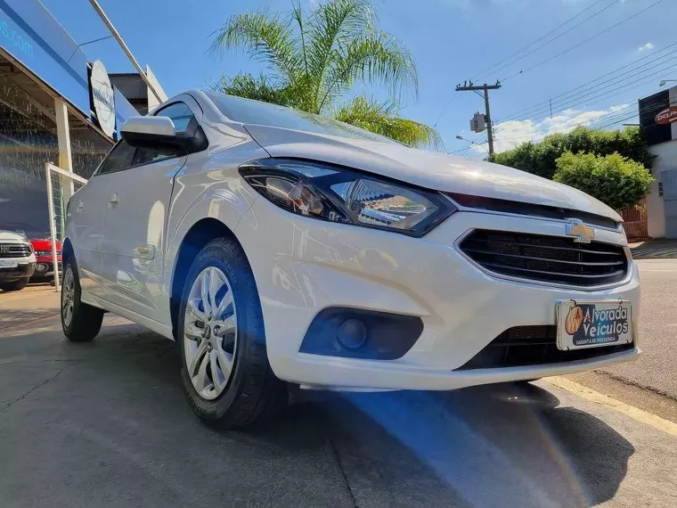 Chevrolet Prisma Branco 9