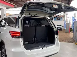 Toyota Hilux SW4