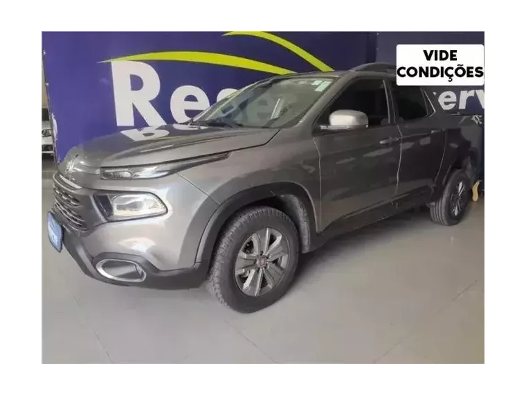 Fiat Toro Cinza 1