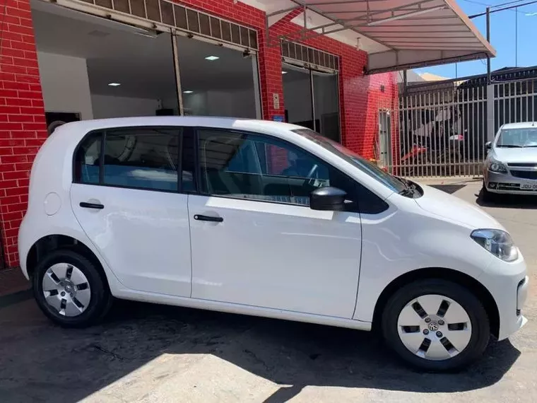 Volkswagen UP Branco 6