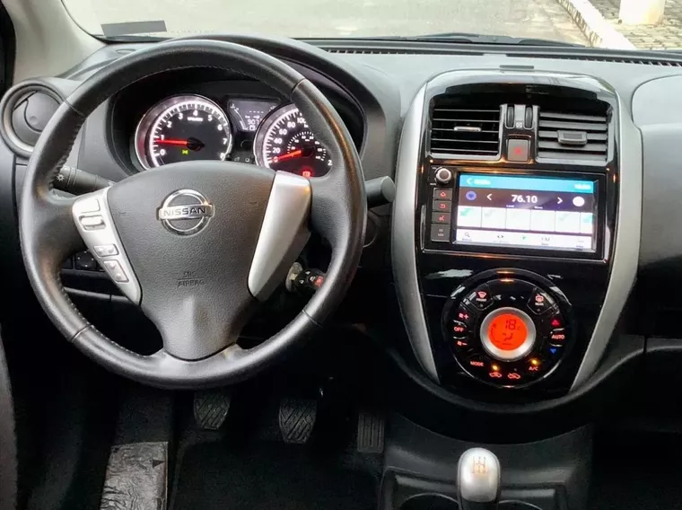 Nissan Versa Preto 5