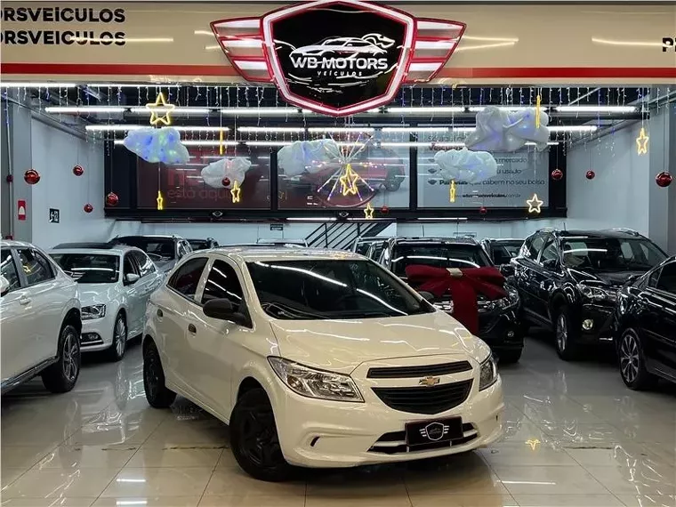 Chevrolet Onix Branco 7