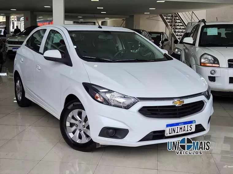 Chevrolet Onix Branco 1