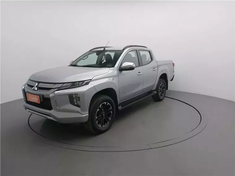 Mitsubishi L200 Triton Prata 4