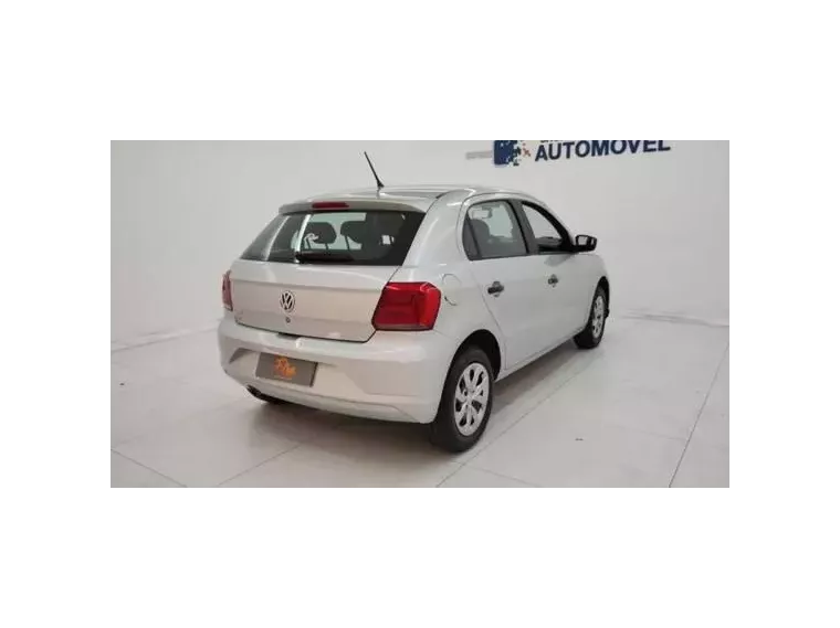 Volkswagen Gol Prata 1