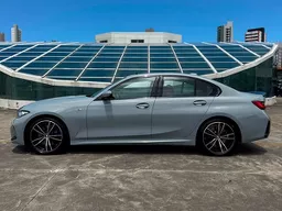 BMW 320i