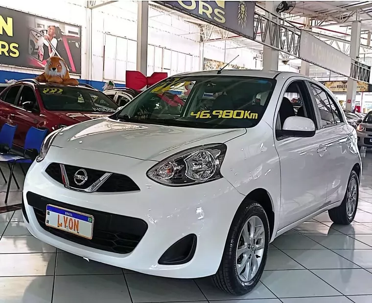 Nissan March Branco 12