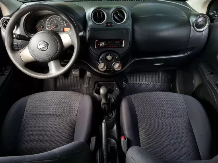 Nissan Versa Preto 3