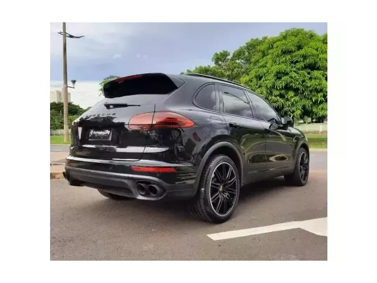 Porsche Cayenne Preto 8