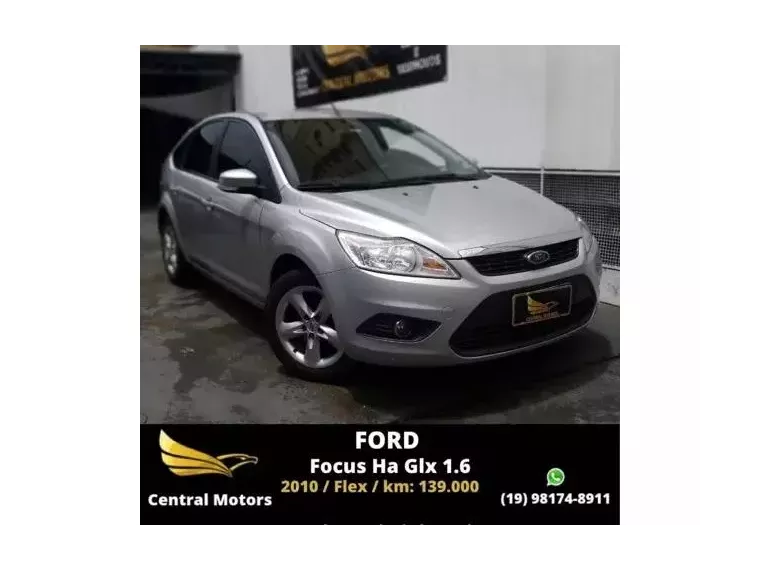 Ford Focus Prata 4