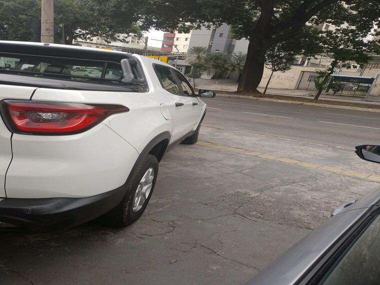 Fiat Toro Branco 16