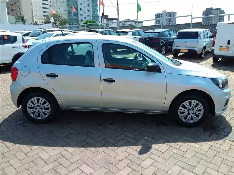 Volkswagen Gol Prata 8