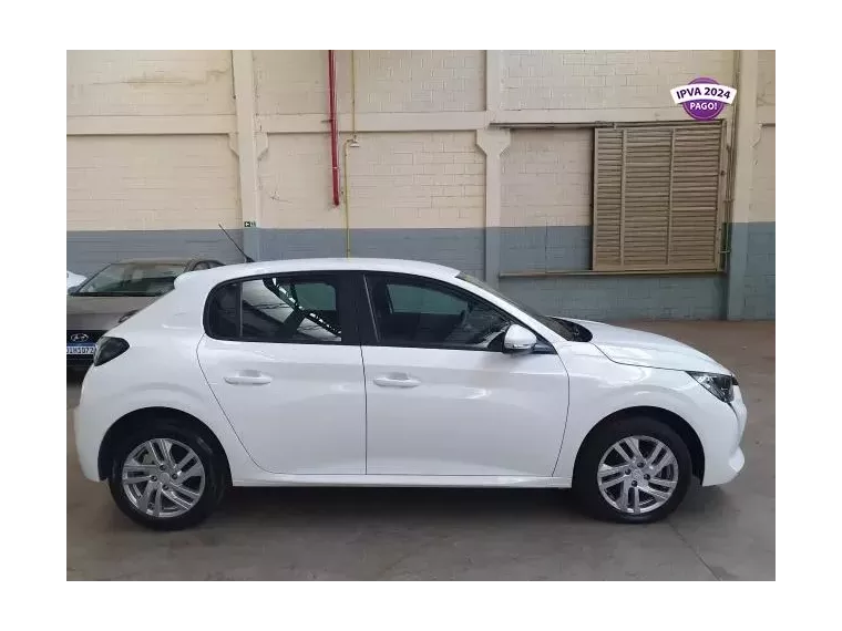 Peugeot 208 Branco 5