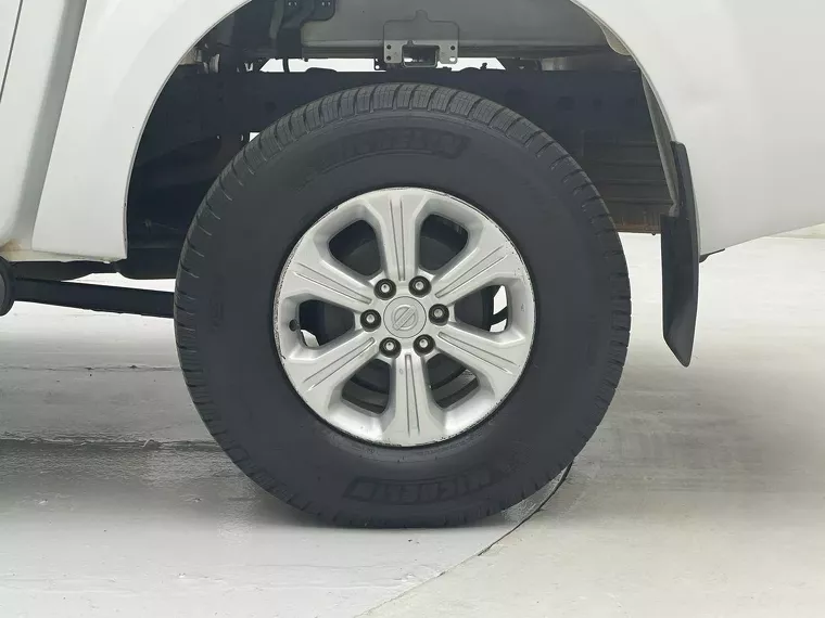 Nissan Frontier Branco 15