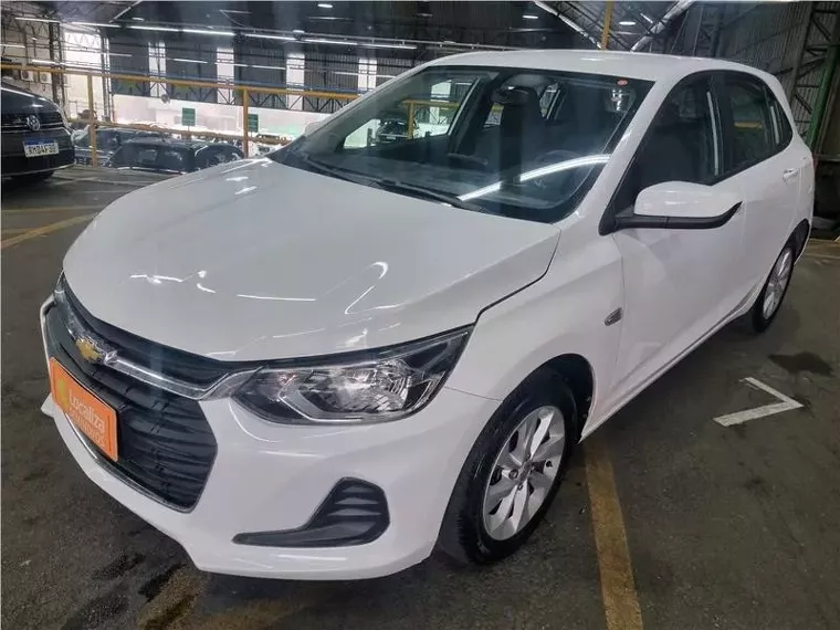 Chevrolet Onix Branco 3