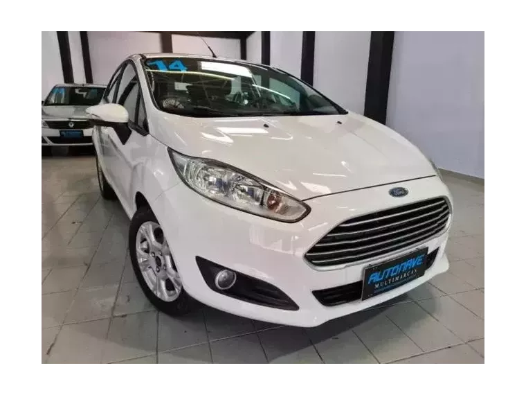 Ford Fiesta Branco 2