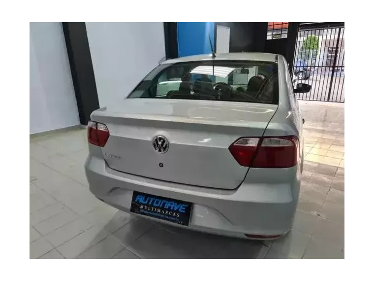 Volkswagen Voyage Prata 2