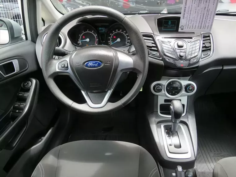 Ford Fiesta Prata 14