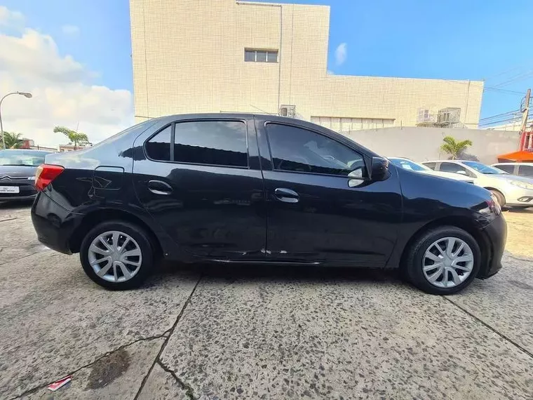 Renault Logan Preto 5