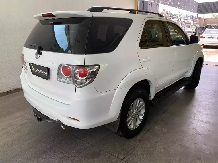 Toyota Hilux SW4 Branco 5