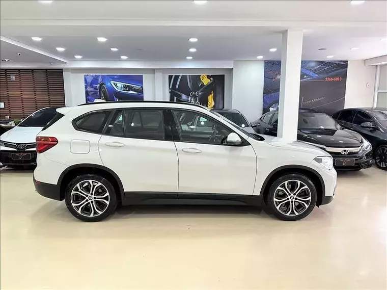 BMW X1 Branco 7