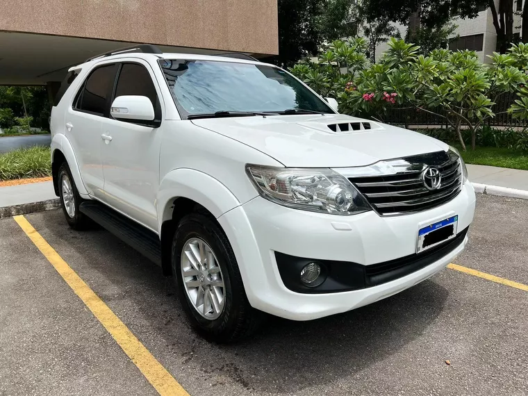 Toyota Hilux SW4 Branco 4