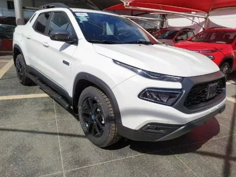 Fiat Toro Branco 16