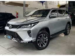 Toyota Hilux SW4