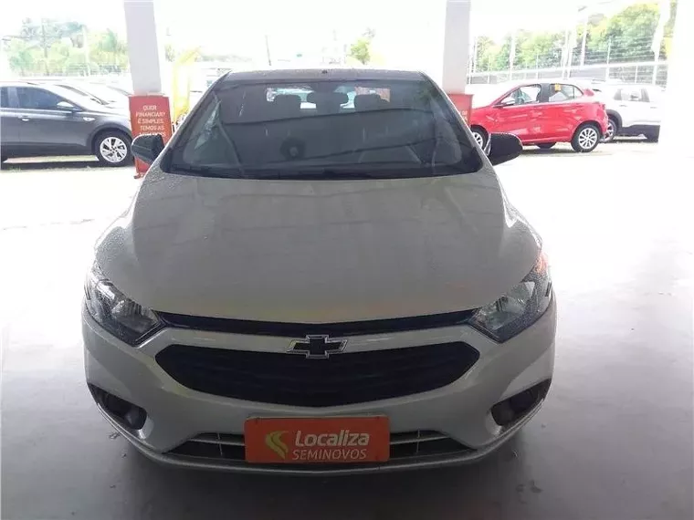 Chevrolet Onix Prata 2