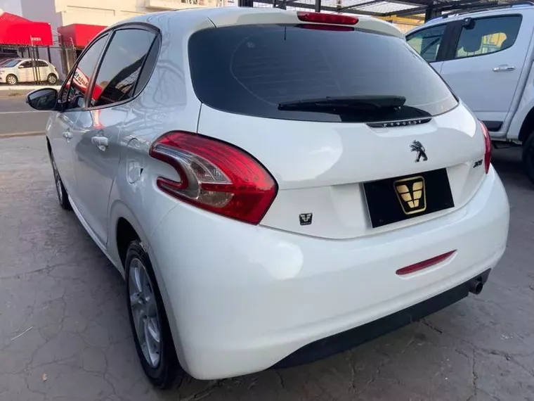 Peugeot 208 Branco 5