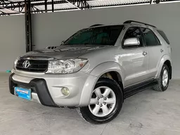 Toyota Hilux SW4