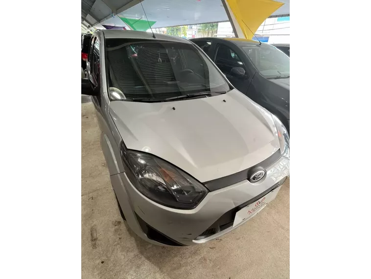 Ford Fiesta Prata 3