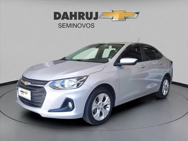 Chevrolet Onix Prata 4