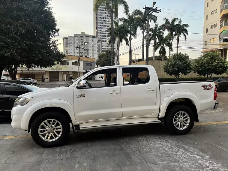 Toyota Hilux Branco 6