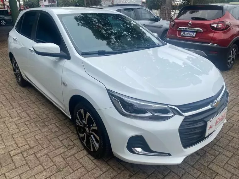 Chevrolet Onix Branco 3