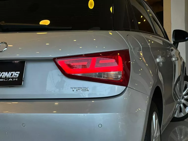 Audi A1 Prata 9