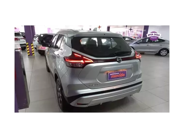 Nissan Kicks Prata 1