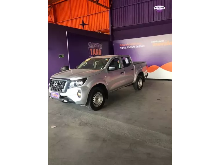 Nissan Frontier Prata 1